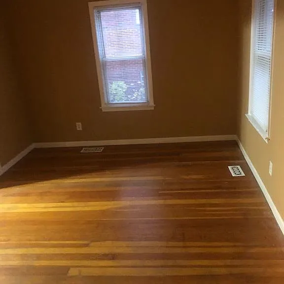 5027 Woodward St — Photo 4