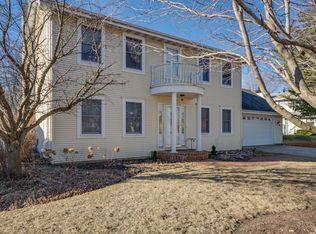 15424 S Creekside Dr, Plainfield, IL 60544