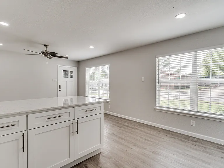 5444 Gaston Ave #102 — Photo 5