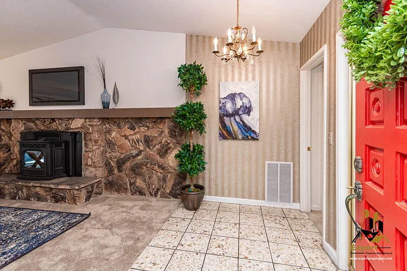 2 bed, 2.0 bath, 2164 sqft, $4,995 — Photo 4