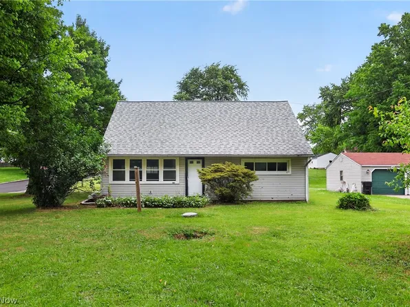 4174 Burkey Rd, Youngstown, OH 44515