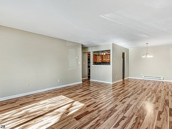 2nd image of 798 Eves Dr #2R