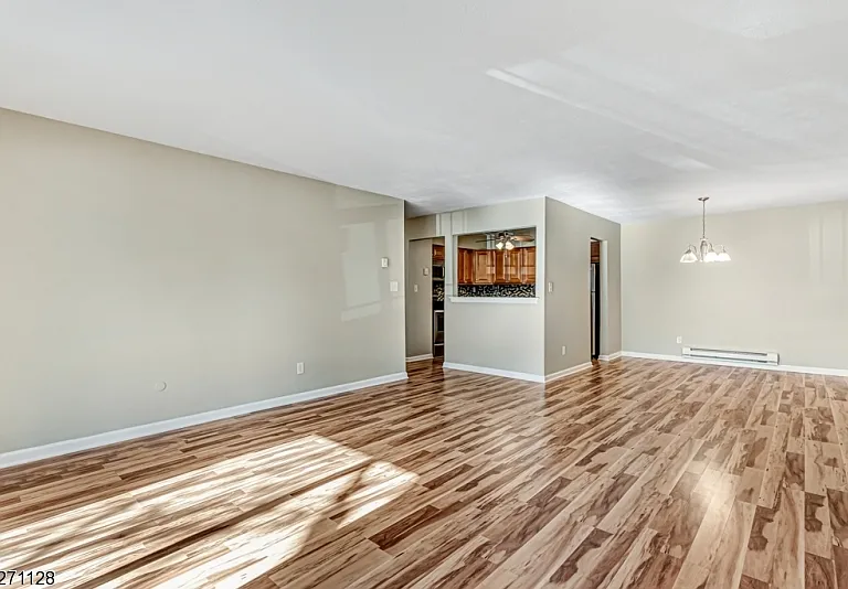 798 Eves Dr #2R — Photo 2