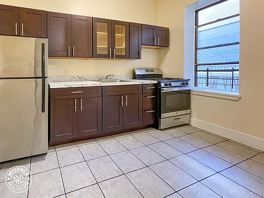 Rented by MySpaceNYC | media 8