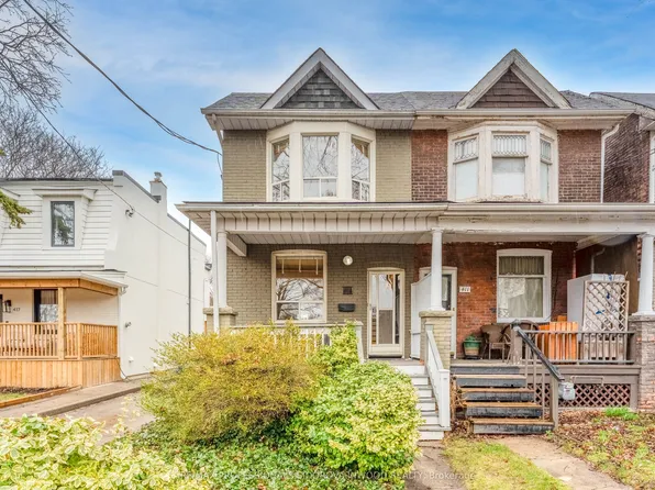 413 Indian Grv, Toronto, ON M6P 2H7