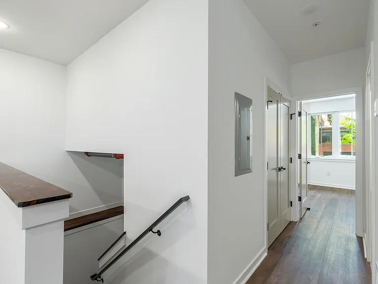 608 S American St #1 — Photo 10