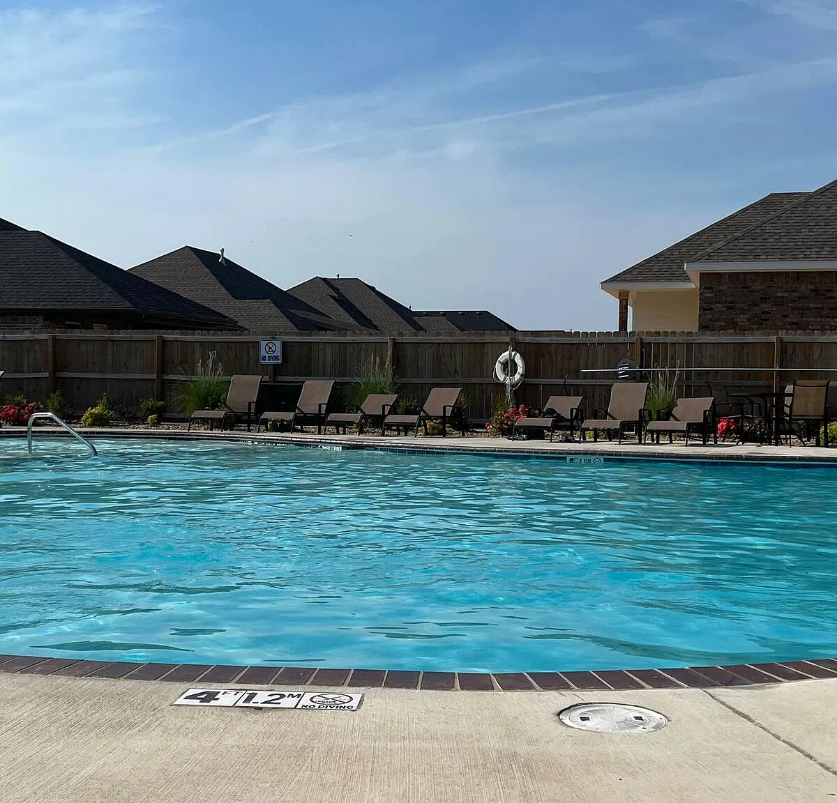 4 bed, 1524 sqft, $2,000 — Photo 2