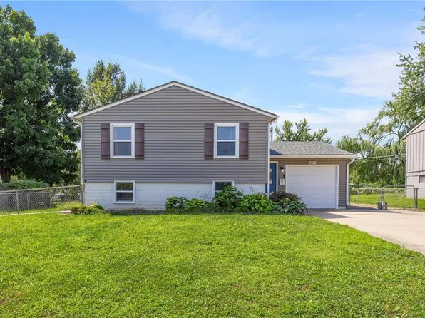 18907 E Susquehanna Rdg, Independence, MO 64056