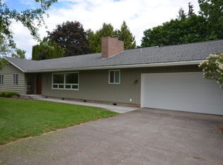 2749 Wy East Rd, Hood River, OR 97031