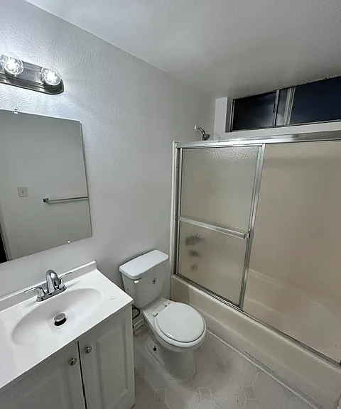 Bathroom #1 - Hall
