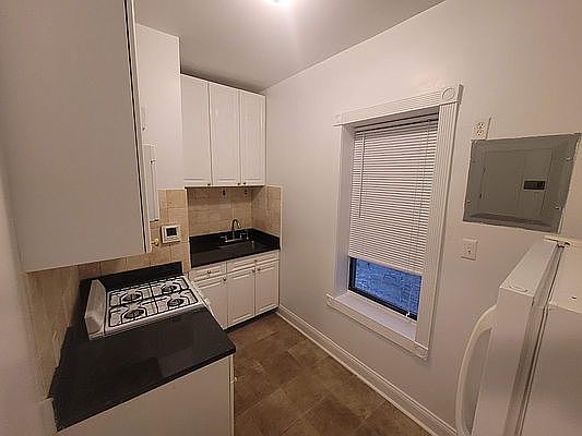 5th image of 137 E 29th St APT 1B