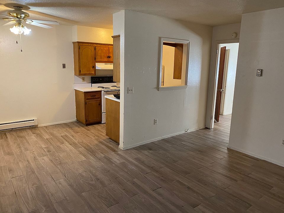 1st image of 220 SW 34th St #9