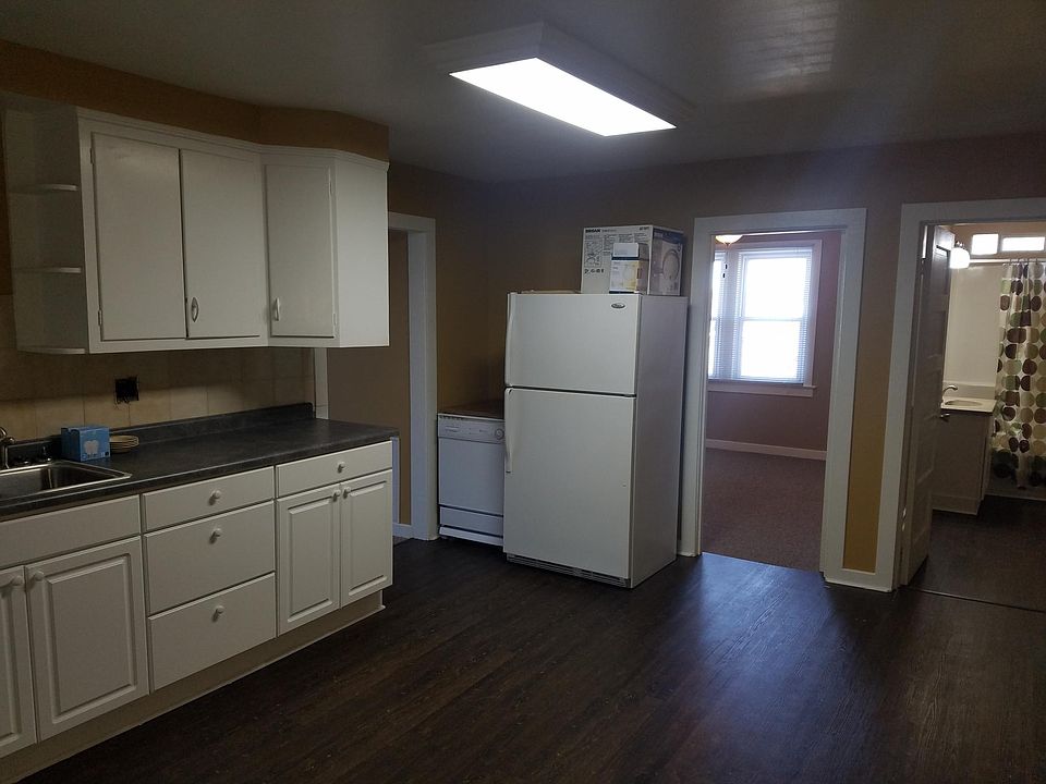 2nd image of 4135 S Beaumont Ave Uppr #