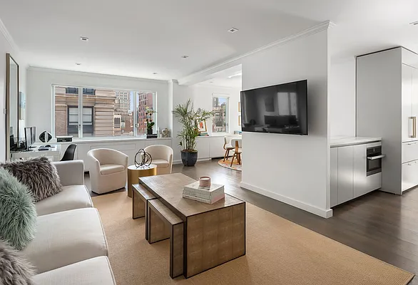 Sold by Corcoran | media 21