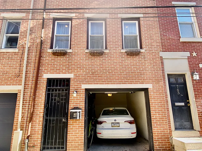 761 S Mole St — Photo 3