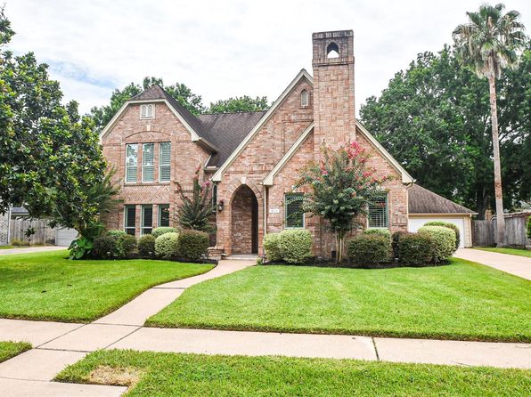 811 Sugarplum Cir