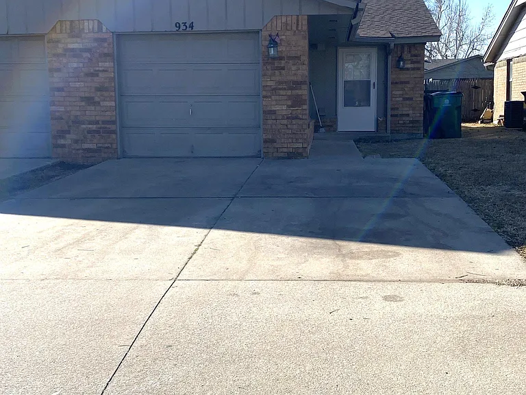 934 SW 63rd St — Photo 18