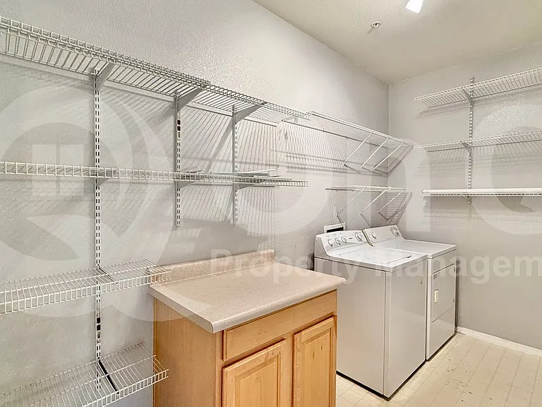 2992 N Miller Rd #215B — Photo 4