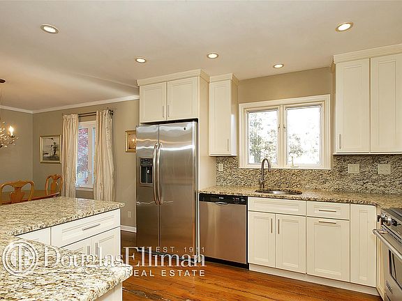 4th image of 170 Great Oak Ln