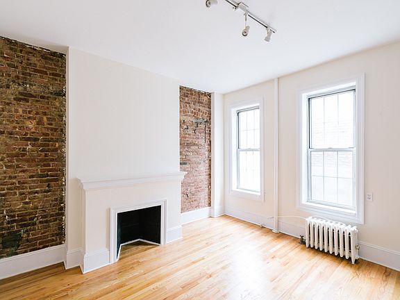 4th image of 220 Sullivan St APT 4H