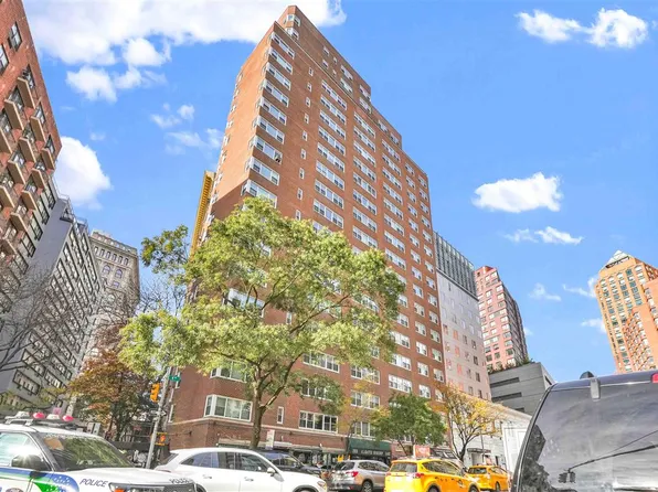 77 East 12th Street image 3 of 21