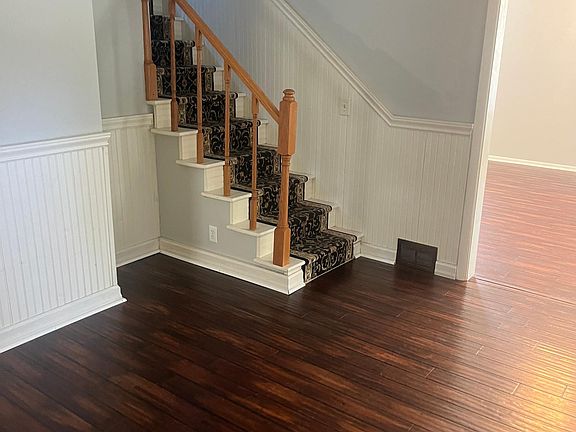 4th image of 630 Park St