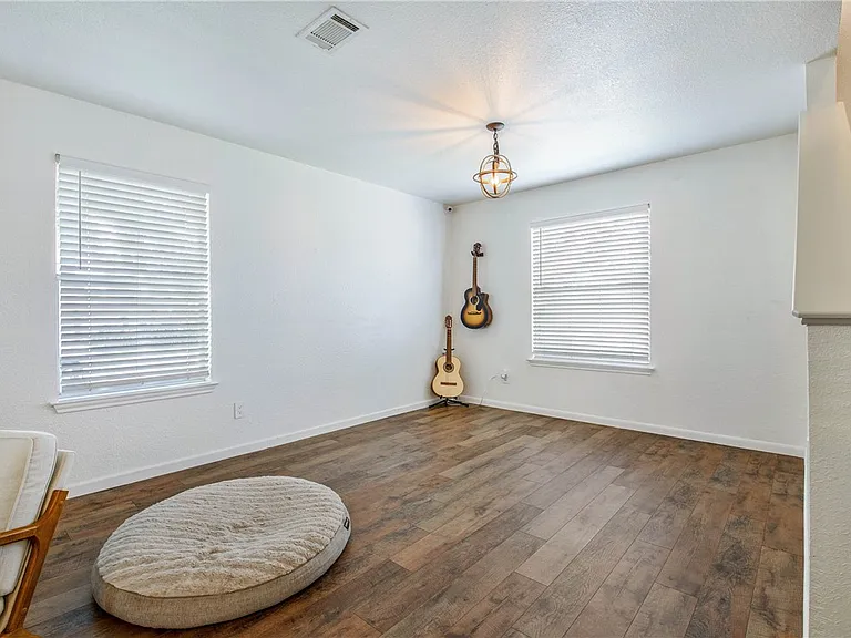 15236 Faircrest Dr — Photo 8