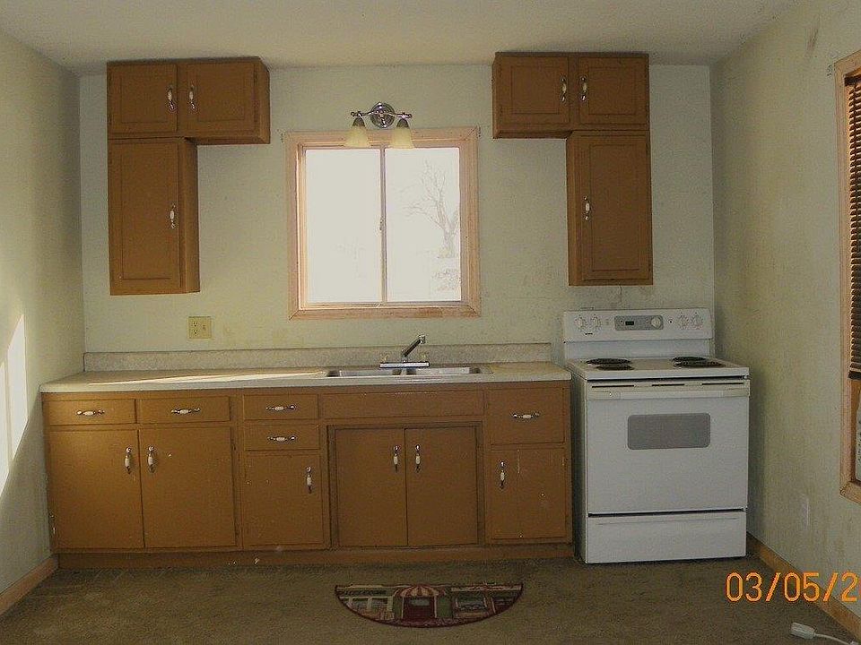 2nd image of 972 5th St