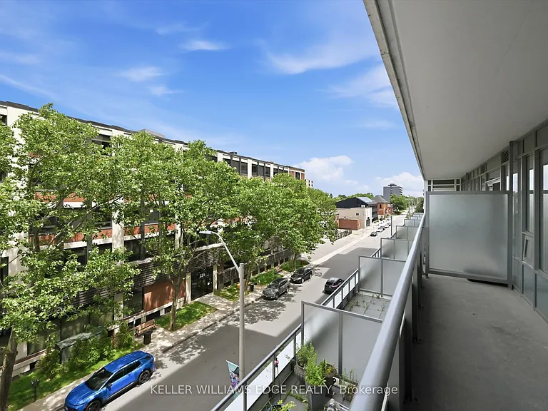 212 King William St E #418 — Photo 17