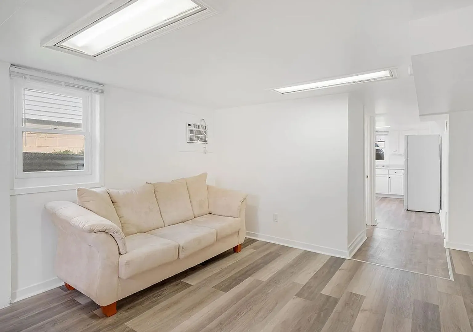 1506 Philo Road. Unit B — Photo 3