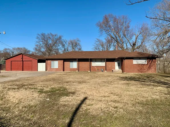 5762 N Armstrong St, Wichita, KS 67204