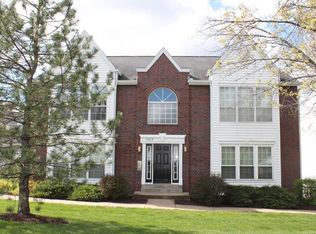 1305 Crossings Ct UNIT B, Ballwin, MO 63021