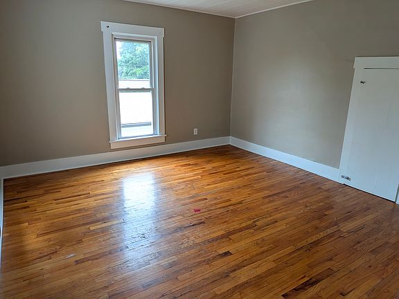 2nd image of 1431 Maiden Ln