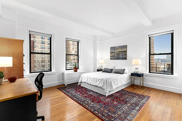 Sold by Compass | media 9