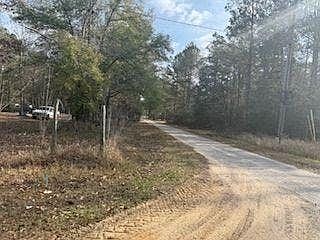 4th image of 143 Pre Eddy Rd