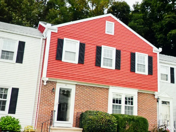 40 Tapping Reeve Village #40, Litchfield, CT 06759