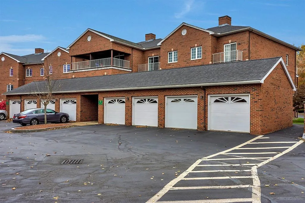 2 bed, 1236 sqft, $3,800 — Photo 3