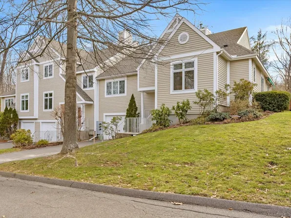 4 Madison Lane #4, Avon, CT 06001