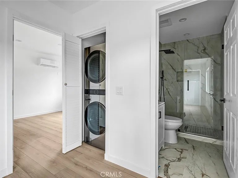 21713 Mulholland Dr — Photo 15