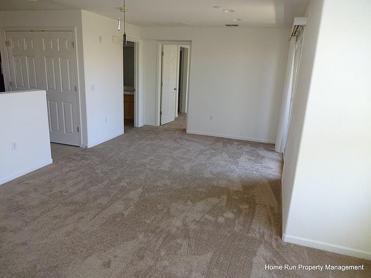 2nd image of 611 Blossom Rock Ln