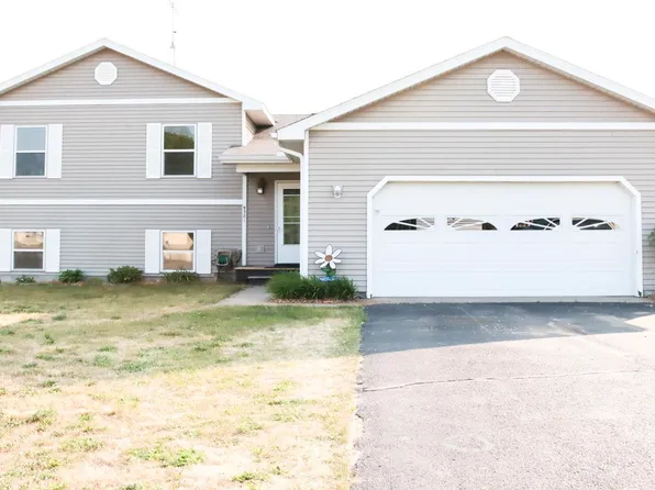 9381 Kingsfield Dr, Kingsley, MI 49649