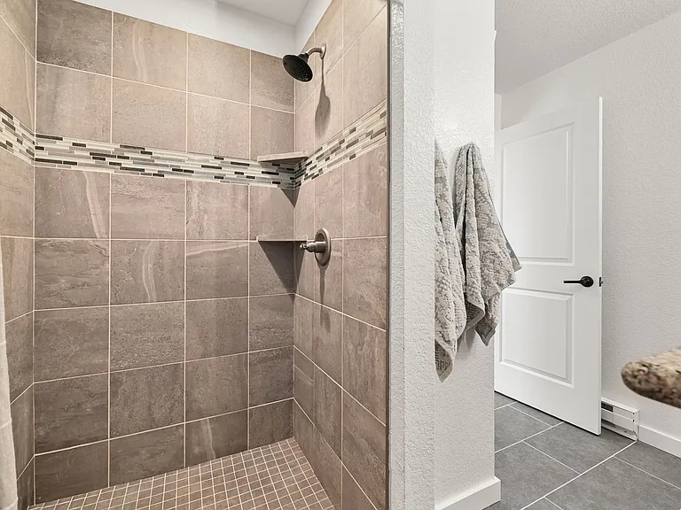 820 Valley Rd — Photo 19