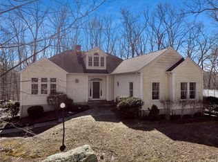 31 Pleasant Valley Rd, Clinton, CT 06413