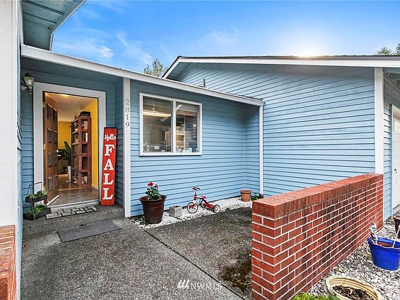 3rd image of 2819 NE Fernwood Ct