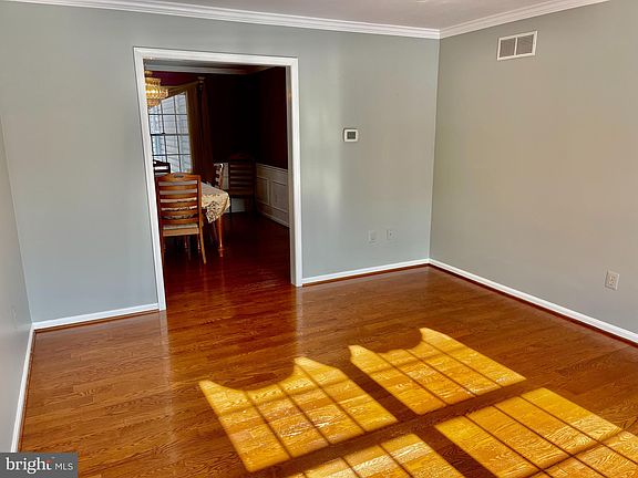 4th image of 806 Diane Ct