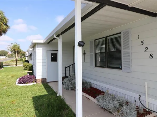 1528 W SCHWARTZ BOULEVARD, LADY LAKE, FL 32159