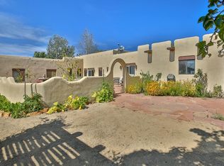 358 Los Cordovas Rd, Ranchos De Taos, NM 87557