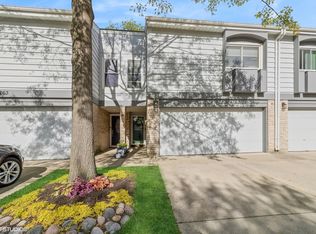 265 Lakeshore Ln, Bloomingdale, IL 60108