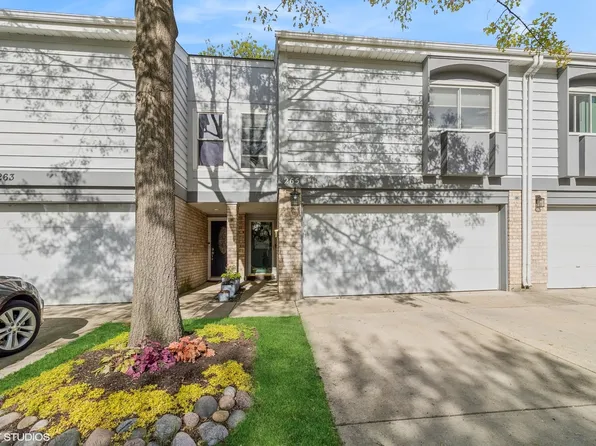 265 Lakeshore Ln, Bloomingdale, IL 60108