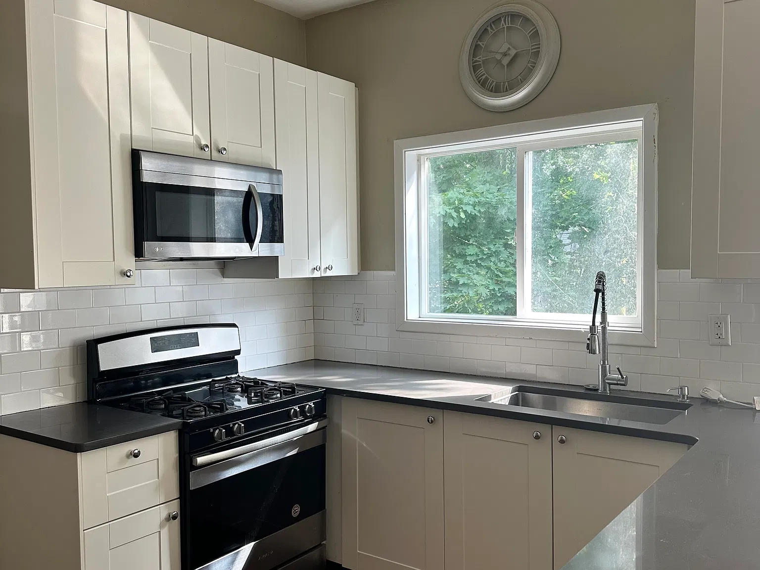 2 bed, 1100 sqft, $1,500 — Photo 4